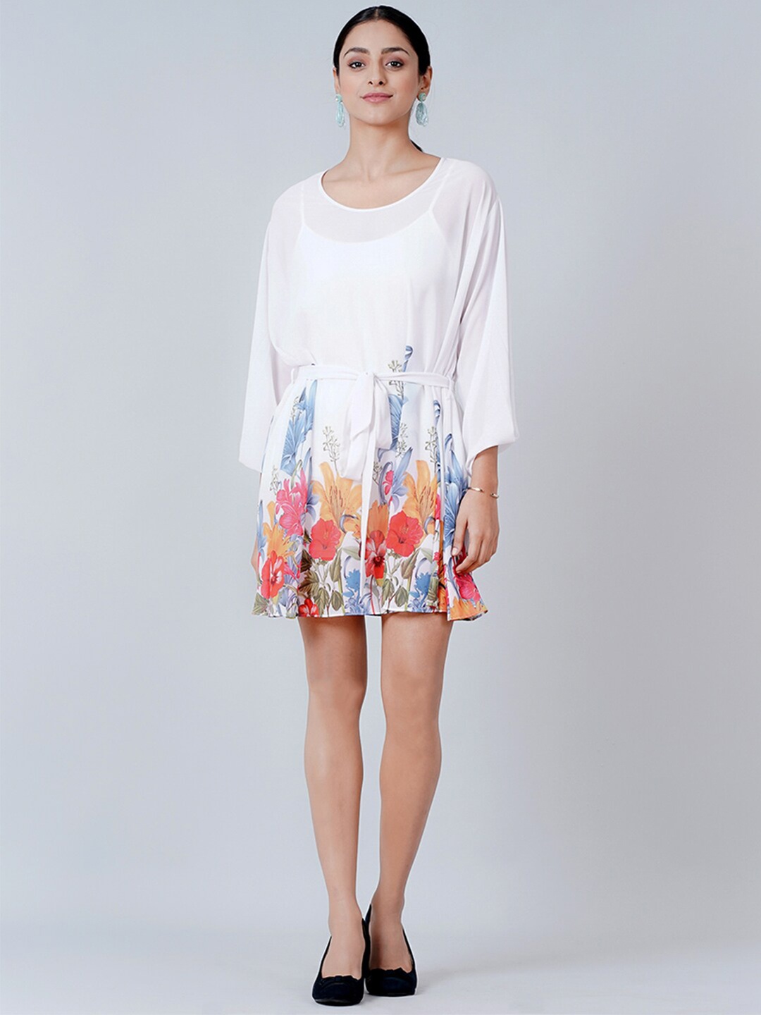First Resort by Ramola Bachchan White & Blue Floral Printed Fit & Flare Dress
First Resort by Ramola Bachchan White & Blue Floral Printed Fit & Flare Dress