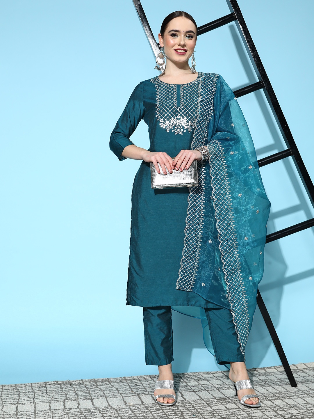 Ishin Women Teal Ethnic Motifs Yoke Design Gotta Patti Kurta with Trousers & With Dupatta
Ishin Women Teal Ethnic Motifs Yoke Design Gotta Patti Kurta with Trousers & With Dupatta