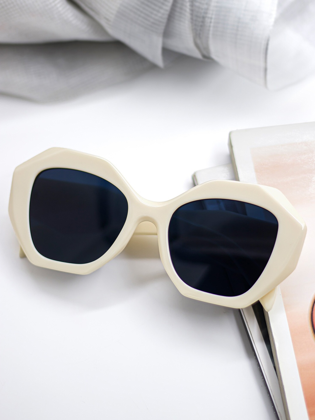 Bellofox Unisex Black Lens & White Oversized Sunglass BS2003-1122-Cream