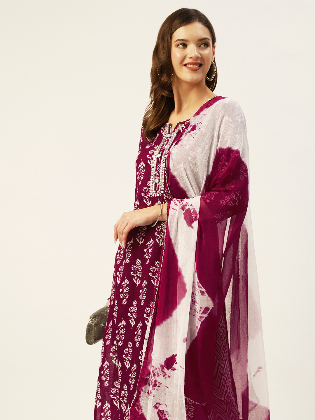 Anubhutee Women Champagne Floral Printed Pure Cotton Kurta with Trousers & With Dupatta
Anubhutee Women Champagne Floral Printed Pure Cotton Kurta with Trousers & With Dupatta