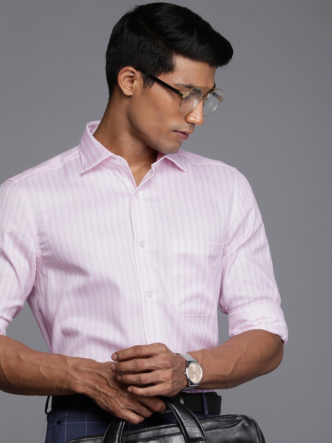 Louis Philippe Permapress Men Light Pink Classic Pure Cotton Vertical Striped Wrinkle Free Formal Shirt
Louis Philippe Permapress Men Light Pink Classic Pure Cotton Vertical Striped Wrinkle Free Formal Shirt