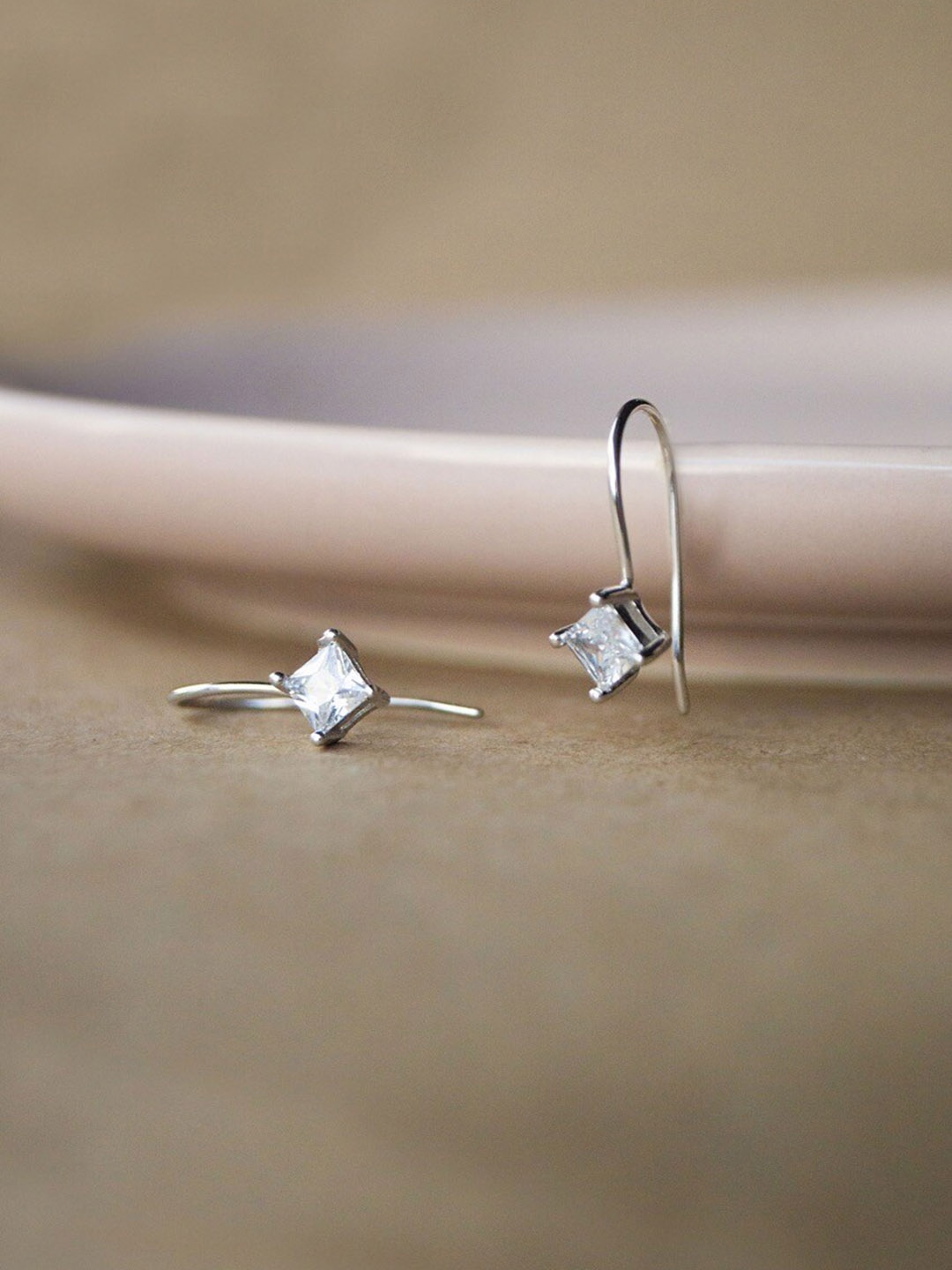 MANNASH Silver-Toned Rhodium Plated 925 Sterling Silver CZ Studded Square Studs Earrings
MANNASH Silver-Toned Rhodium Plated 925 Sterling Silver CZ Studded Square Studs Earrings