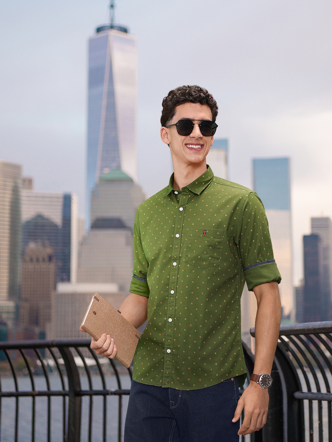 Louis Philippe Jeans Men Olive Green Slim Fit Geometric Printed Pure Cotton Casual Shirt
Louis Philippe Jeans Men Olive Green Slim Fit Geometric Printed Pure Cotton Casual Shirt