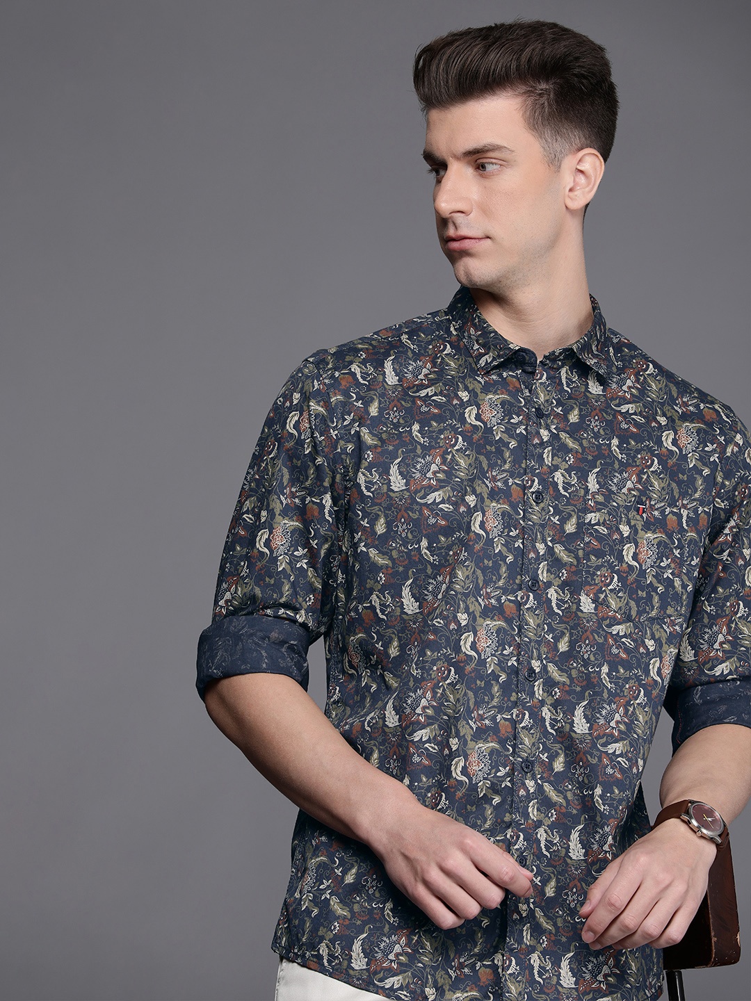 Louis Philippe Jeans Pure Cotton Slim Fit Ethnic Motifs Printed Casual Shirt, Navy blue
Louis Philippe Jeans Pure Cotton Slim Fit Ethnic Motifs Printed Casual Shirt, Navy blue