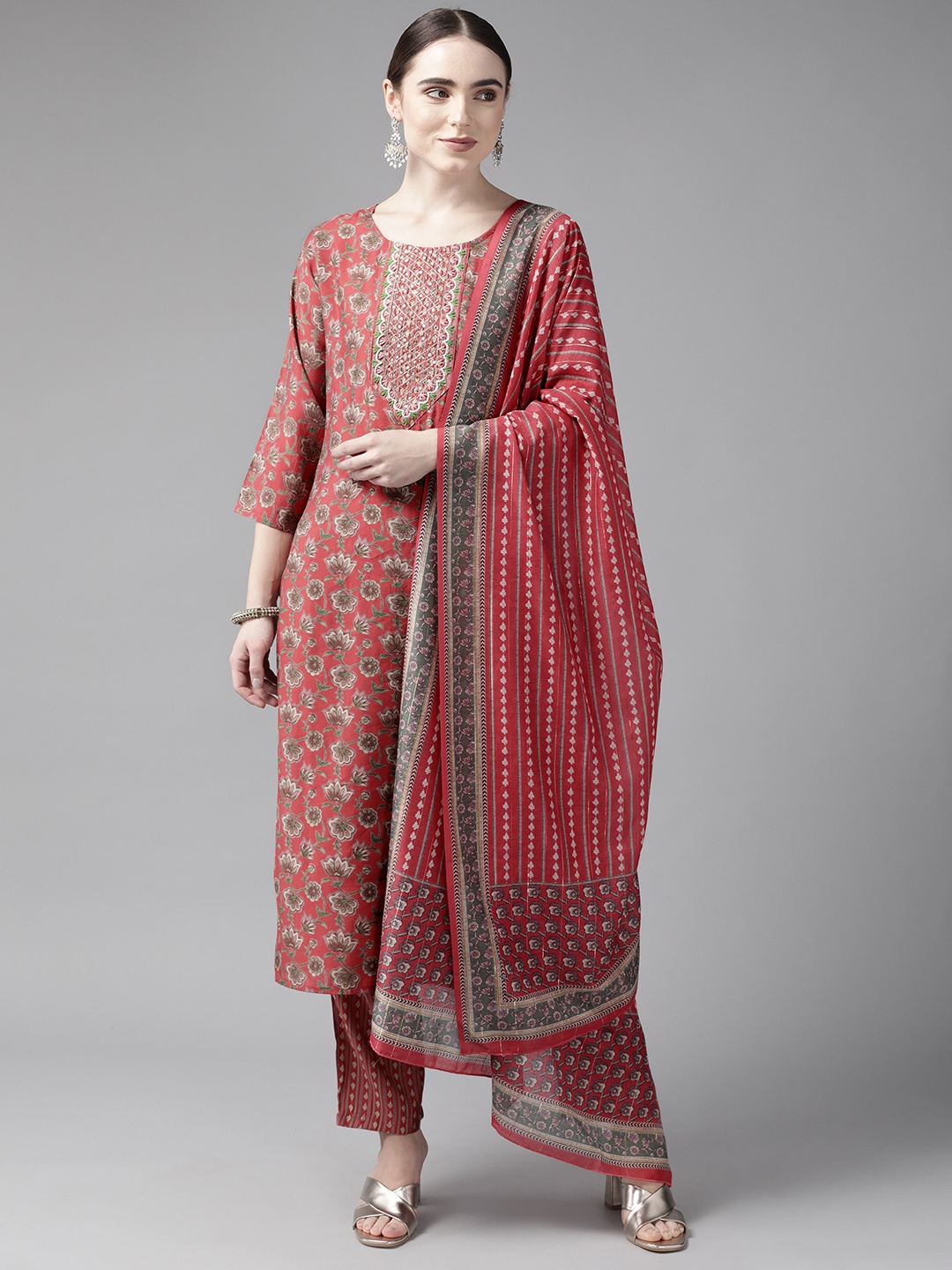 Yufta Women Red Floral Printed Sequinned Kurta with Trousers & Dupatta
Yufta Women Red Floral Printed Sequinned Kurta with Trousers & Dupatta