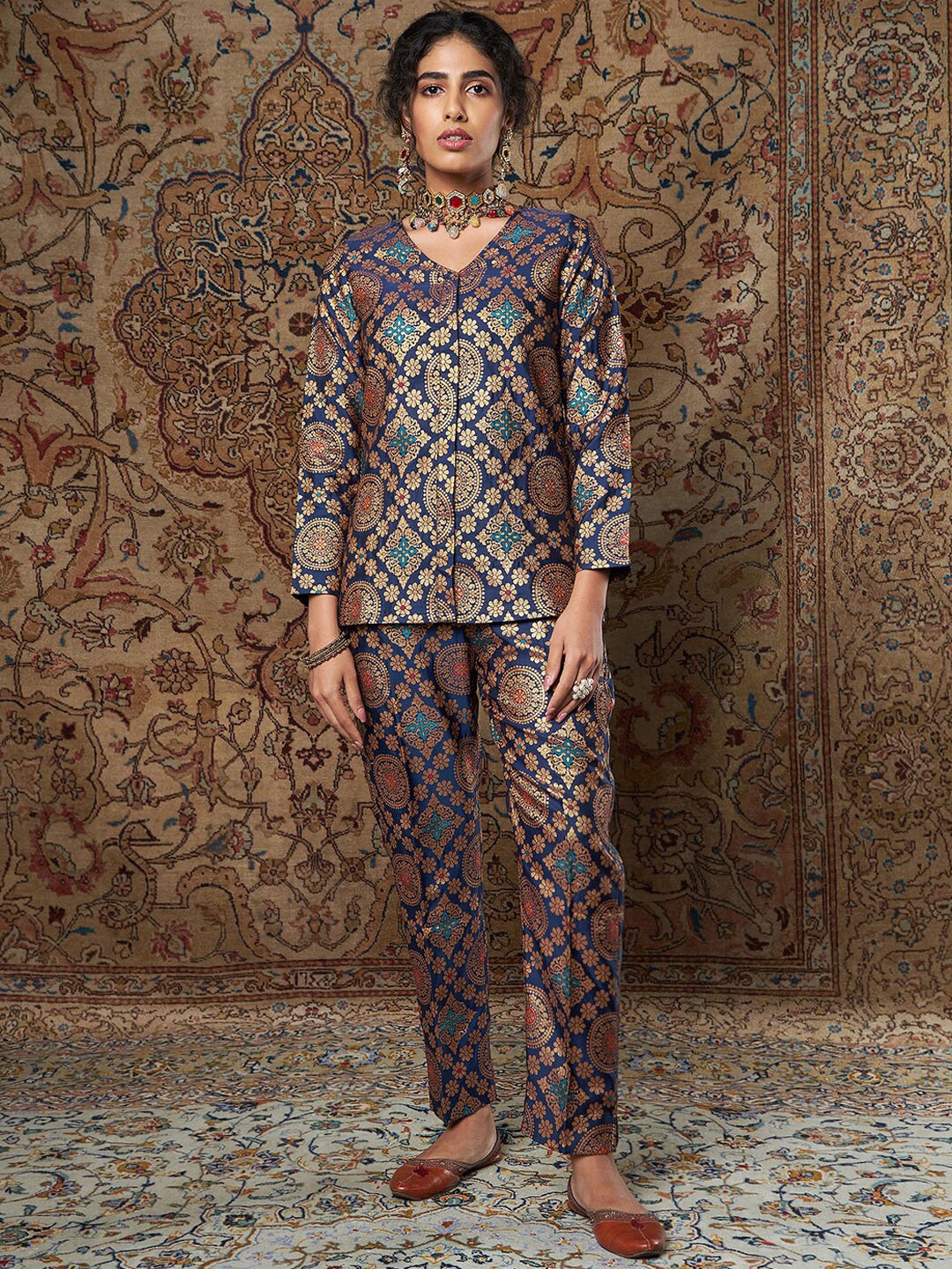 Shae by SASSAFRAS Women Navy Blue & Golden Indian Motif Brocade Top & Trouser Co-Ords
Shae by SASSAFRAS Women Navy Blue & Golden Indian Motif Brocade Top & Trouser Co-Ords