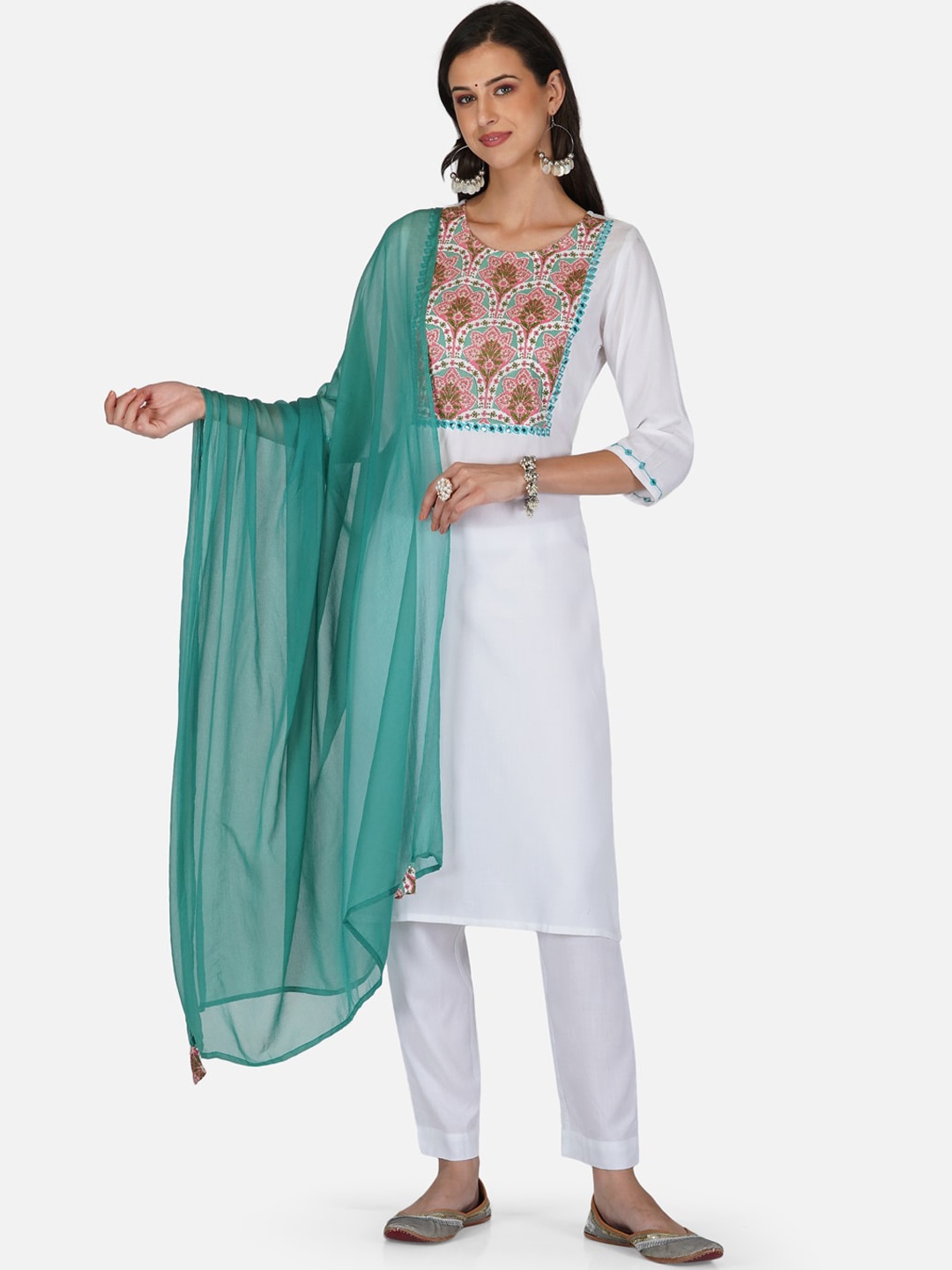 METRO-FASHION Women White Floral Yoke Design Mirror Work Pure Cotton Kurta with Trousers & With Dupatta
METRO-FASHION Women White Floral Yoke Design Mirror Work Pure Cotton Kurta with Trousers & With Dupatta