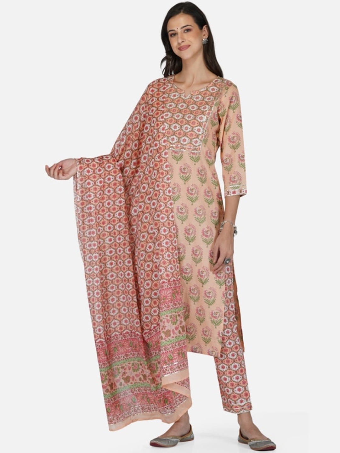 METRO-FASHION Women Orange Floral Printed Gotta Patti Kurta with Trousers & With Dupatta
METRO-FASHION Women Orange Floral Printed Gotta Patti Kurta with Trousers & With Dupatta