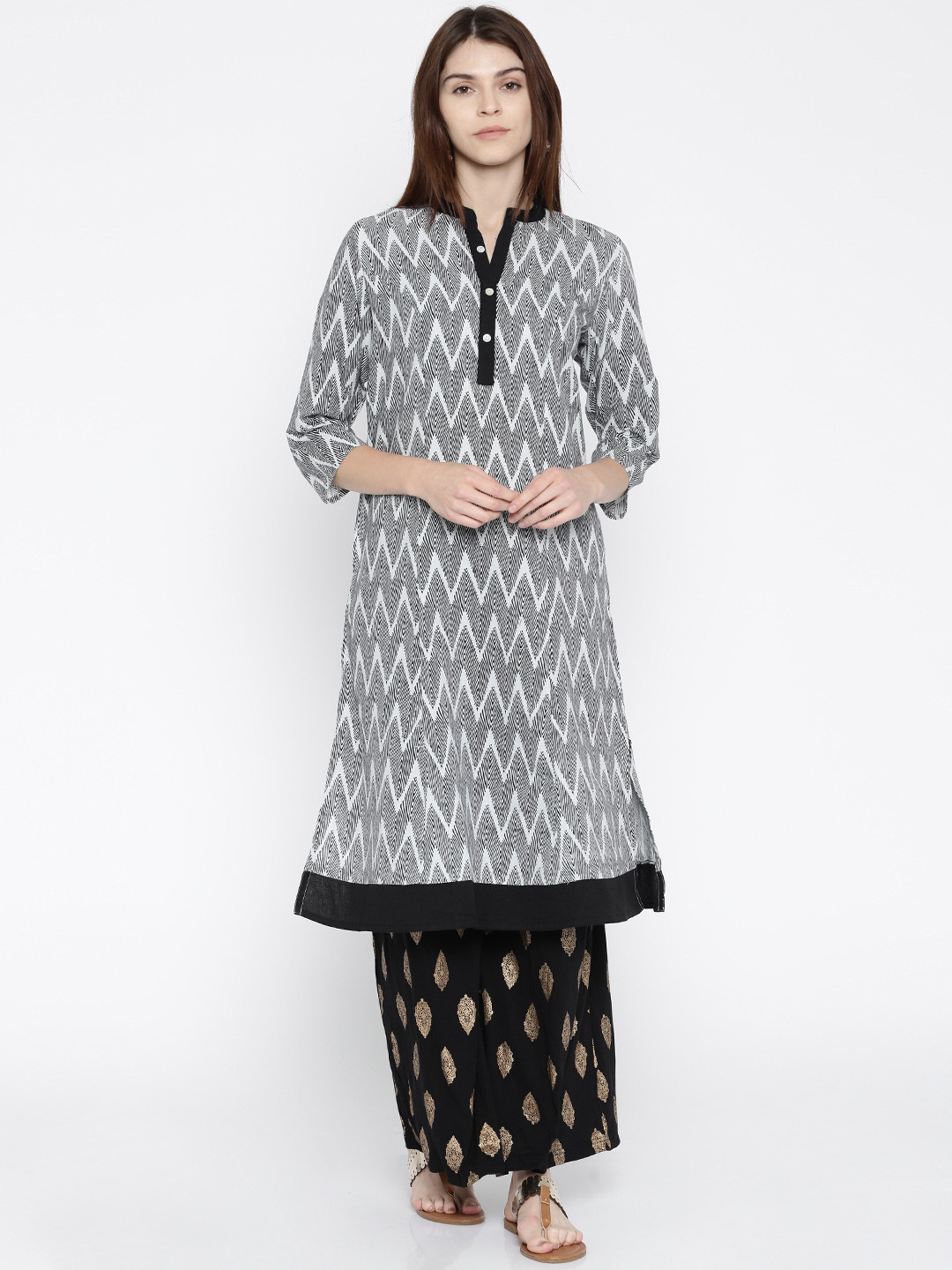 RANGMANCH BY PANTALOONS Women Grey & Black Printed Straight Kurta
RANGMANCH BY PANTALOONS Women Grey & Black Printed Straight Kurta