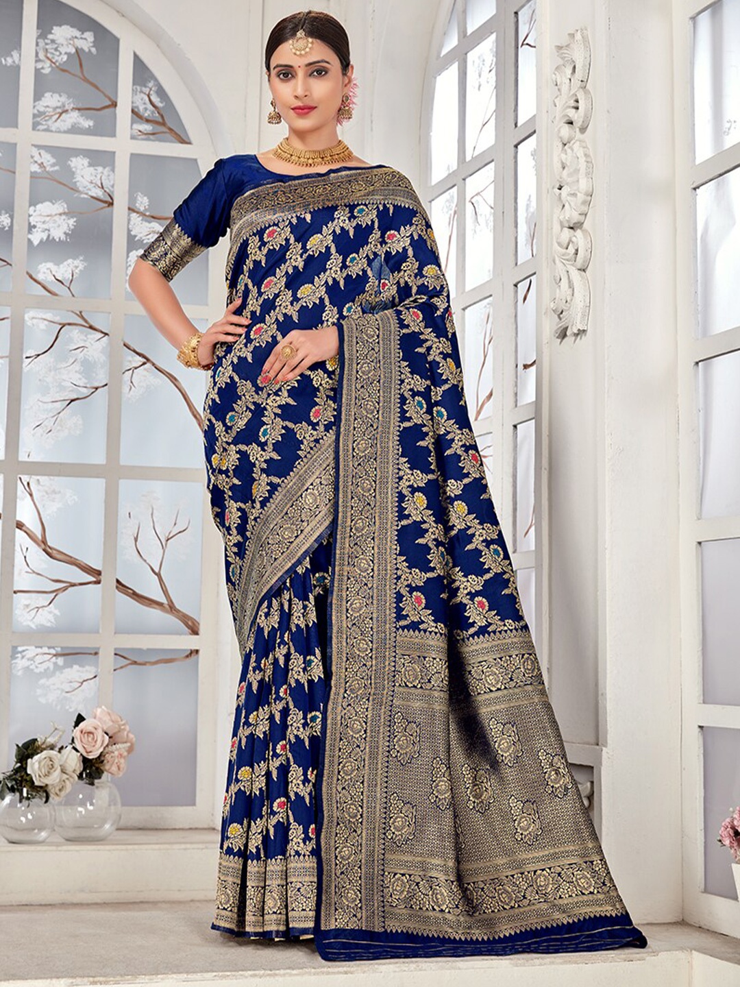 MONJOLIKA FASHION Navy Blue & Gold-Toned Woven Design Zari Silk Blend Banarasi Saree
MONJOLIKA FASHION Navy Blue & Gold-Toned Woven Design Zari Silk Blend Banarasi Saree