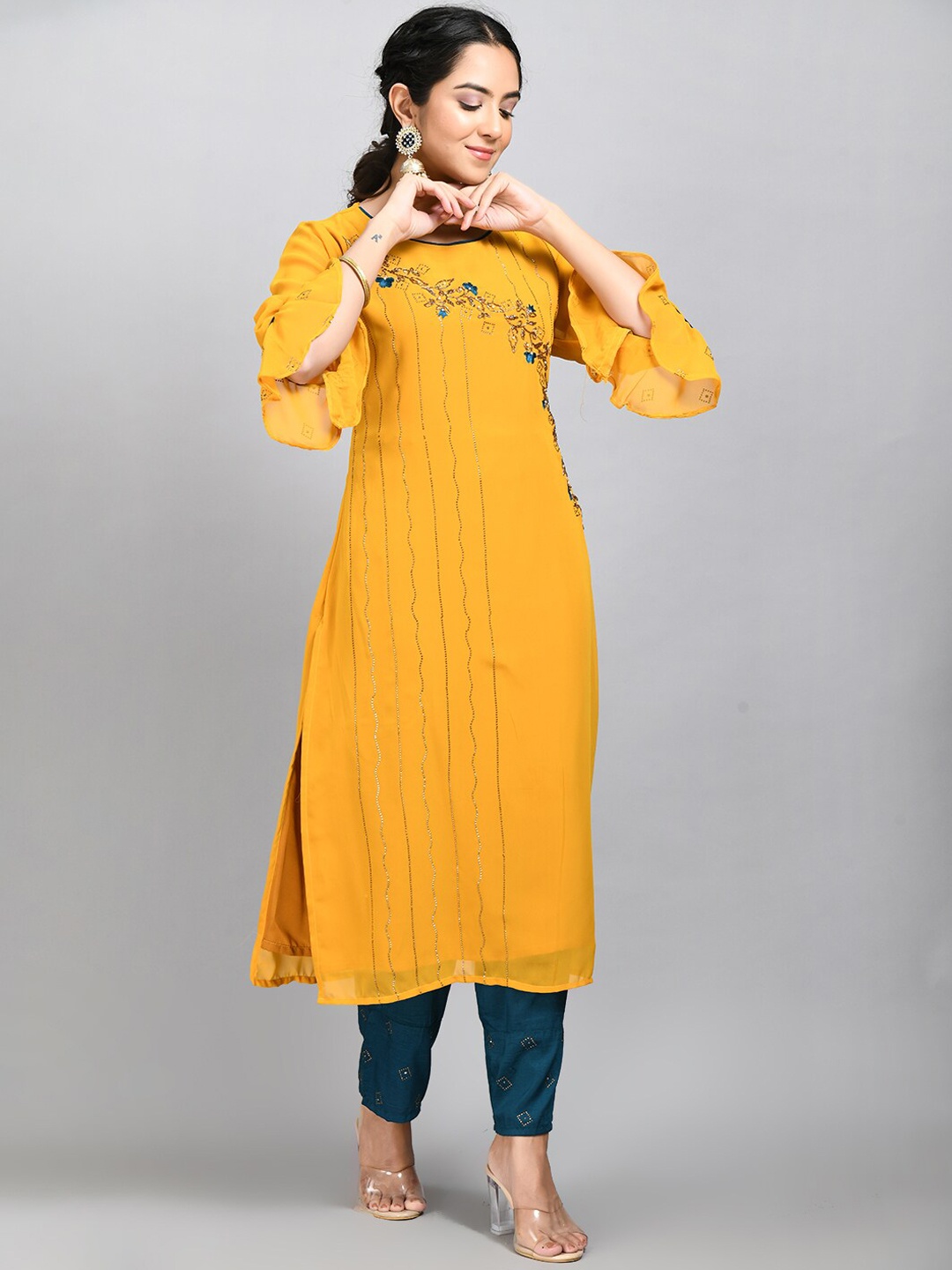DesiNoor.com Floral Embroidered Beads and Stones Kurta with Trousers & With Dupatta, Yellow
DesiNoor.com Floral Embroidered Beads and Stones Kurta with Trousers & With Dupatta, Yellow