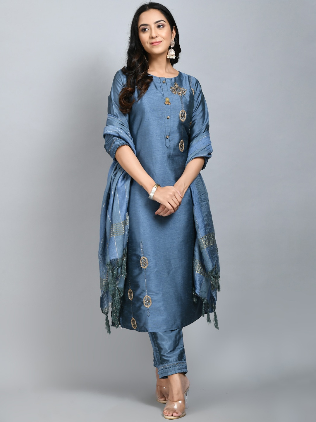 DesiNoor com Women Blue Ethnic Motifs Embroidered Beads and Stones Kurta with Trousers & With Dupatta
DesiNoor com Women Blue Ethnic Motifs Embroidered Beads and Stones Kurta with Trousers & With Dupatta