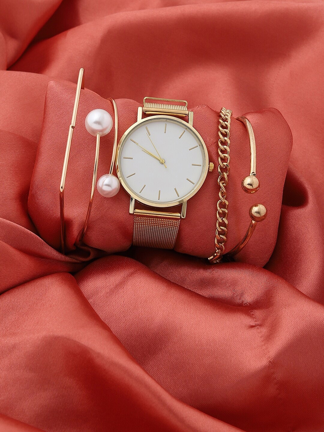 HAUTE SAUCE by Campus Sutra Women Gold & White Watch & Jewellery Gift Set AW22_HSWB5016
HAUTE SAUCE by Campus Sutra Women Gold & White Watch & Jewellery Gift Set AW22_HSWB5016