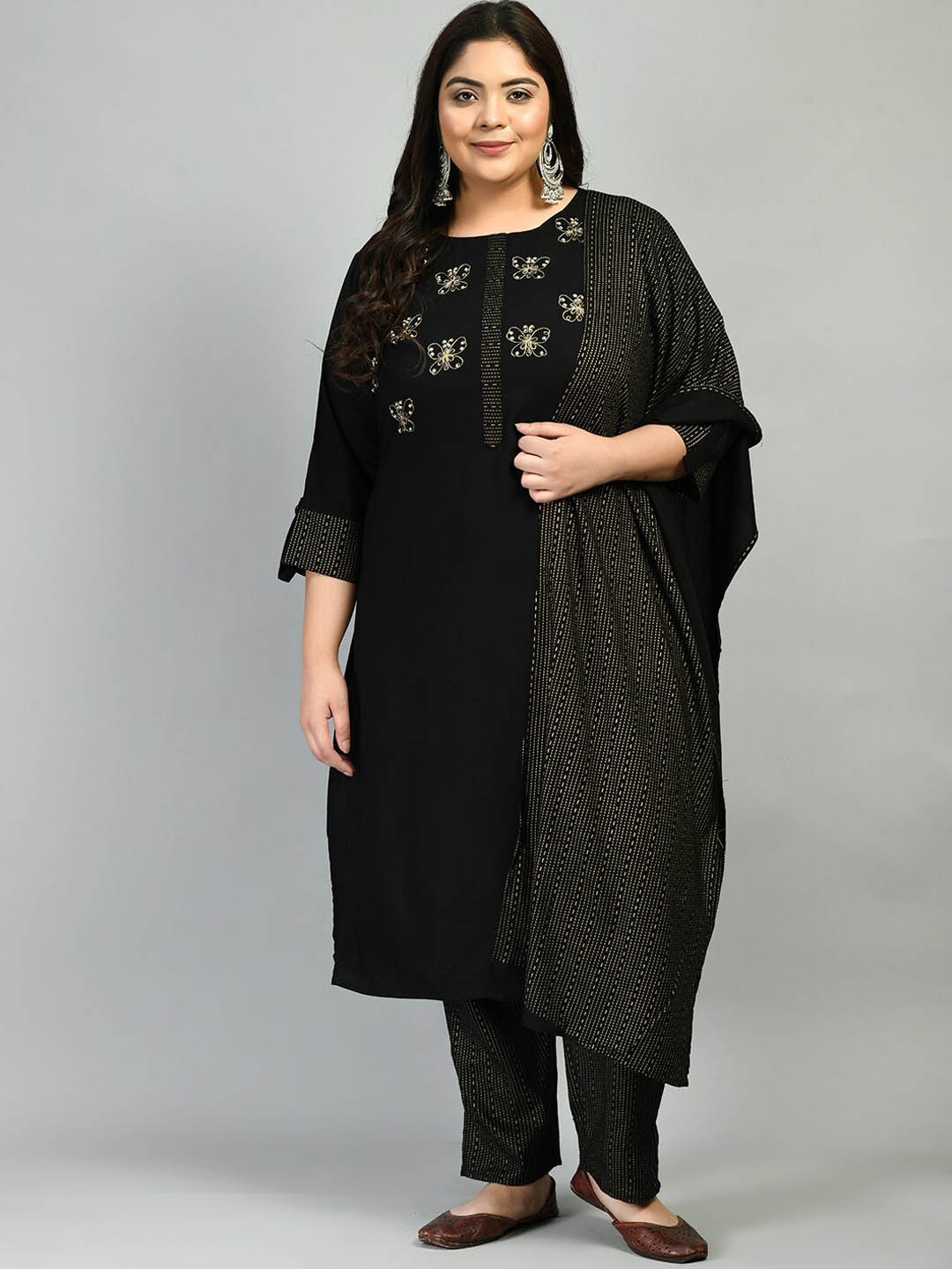 PrettyPlus by Desinoor.com Embroidered Kurta with Trousers & Dupatta, Black