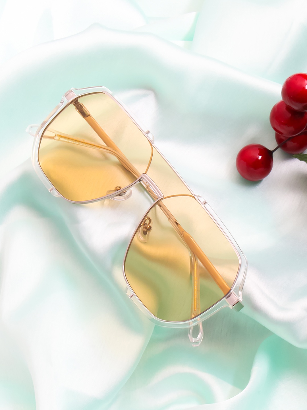 Ted Smith Unisex Yellow Silver-Toned Aviator Sunglasses UV Protected Lens PERTH_C2-Yellow
Ted Smith Unisex Yellow Silver-Toned Aviator Sunglasses UV Protected Lens PERTH_C2-Yellow