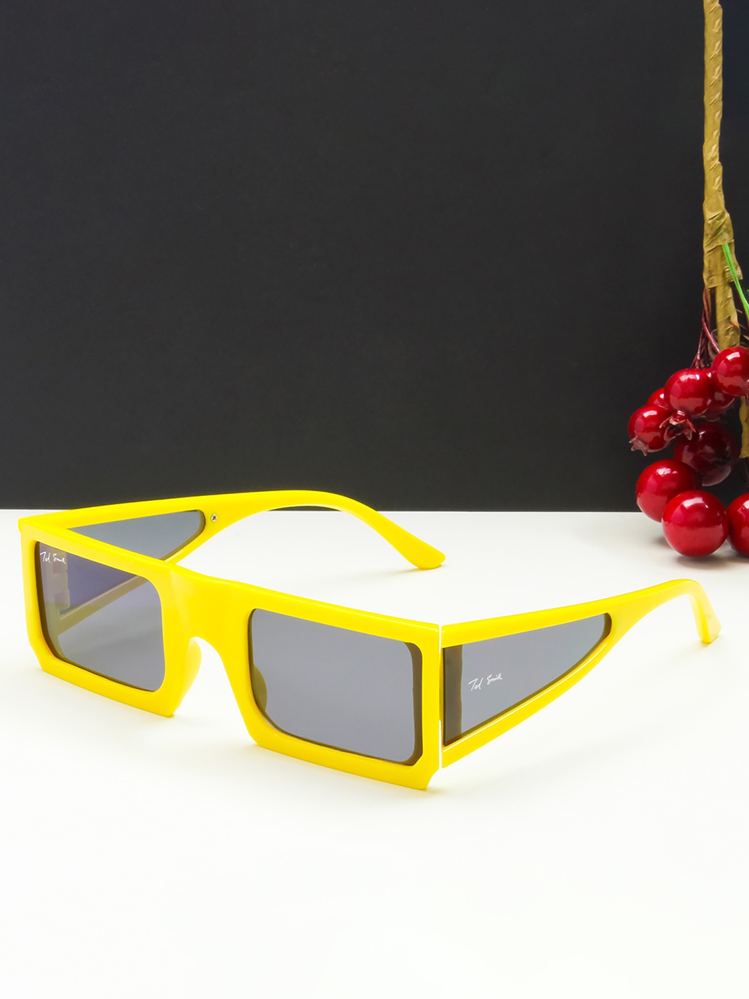 Ted Smith Black Lens & Yellow Shield Sunglasses with UV Protected Lens DOPE_C3-Black
Ted Smith Black Lens & Yellow Shield Sunglasses with UV Protected Lens DOPE_C3-Black