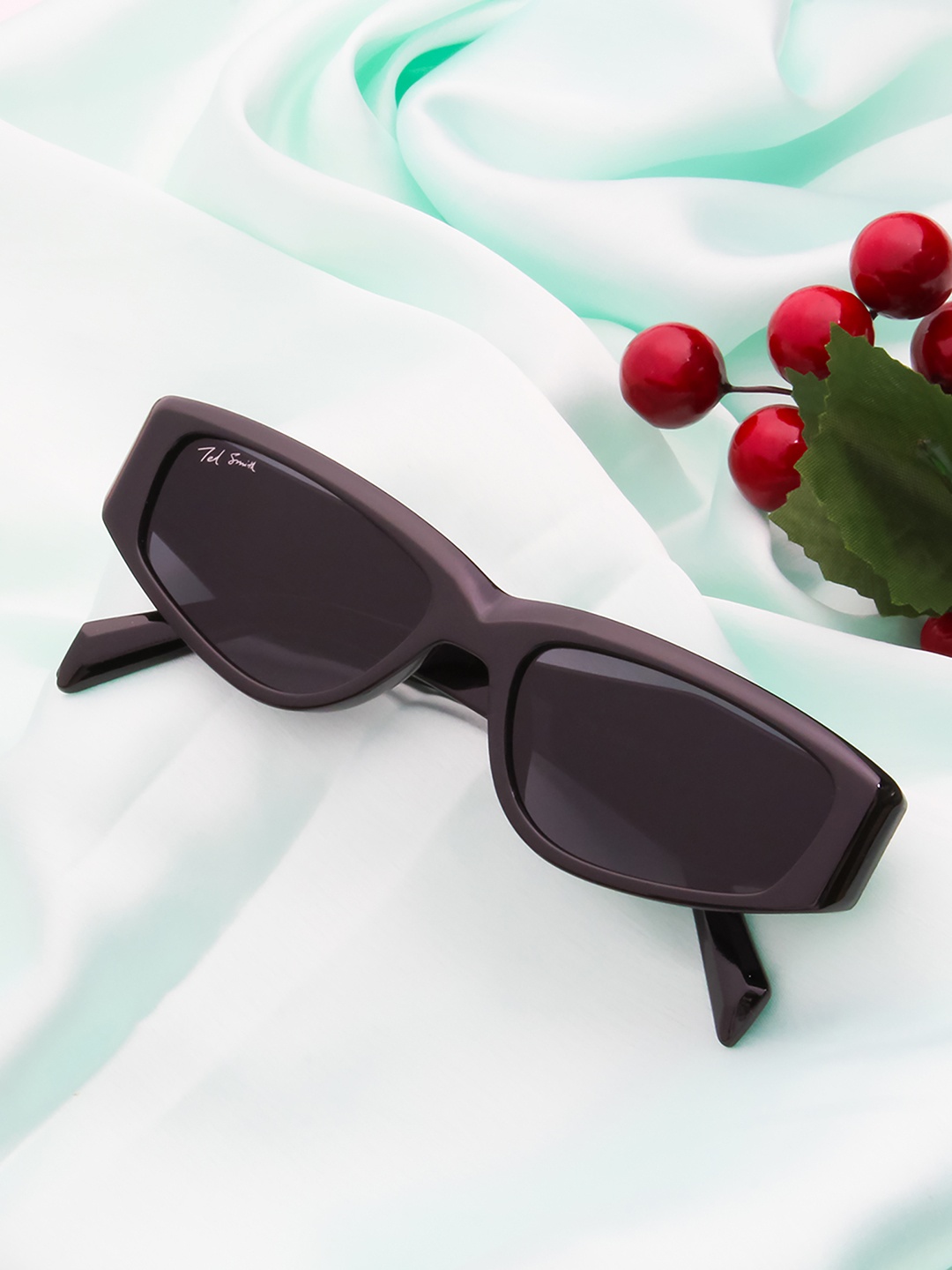 Ted Smith Women Black Lens & Black Cateye Sunglasses with UV Protected Lens CANDY2_C1
Ted Smith Women Black Lens & Black Cateye Sunglasses with UV Protected Lens CANDY2_C1