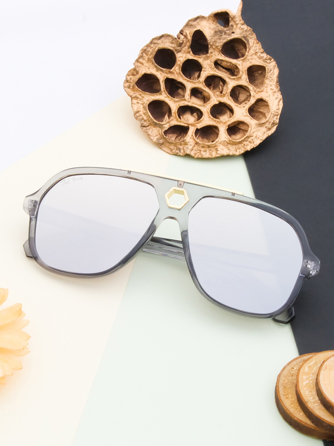 Ted Smith Unisex Grey Lens & Gunmetal-Toned Aviator Sunglasses with UV Protected Lens
Ted Smith Unisex Grey Lens & Gunmetal-Toned Aviator Sunglasses with UV Protected Lens