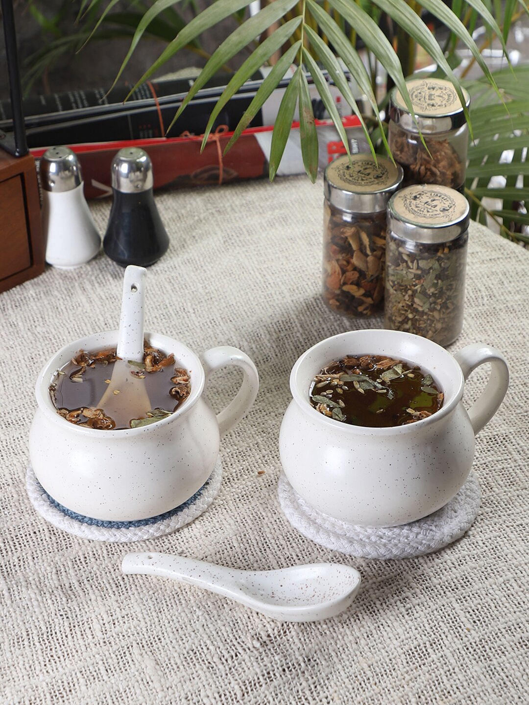 CDI White Set of 2 Dishwasher And Microwave Safe Textured Ceramic Matte Cups & Spoons
CDI White Set of 2 Dishwasher And Microwave Safe Textured Ceramic Matte Cups & Spoons