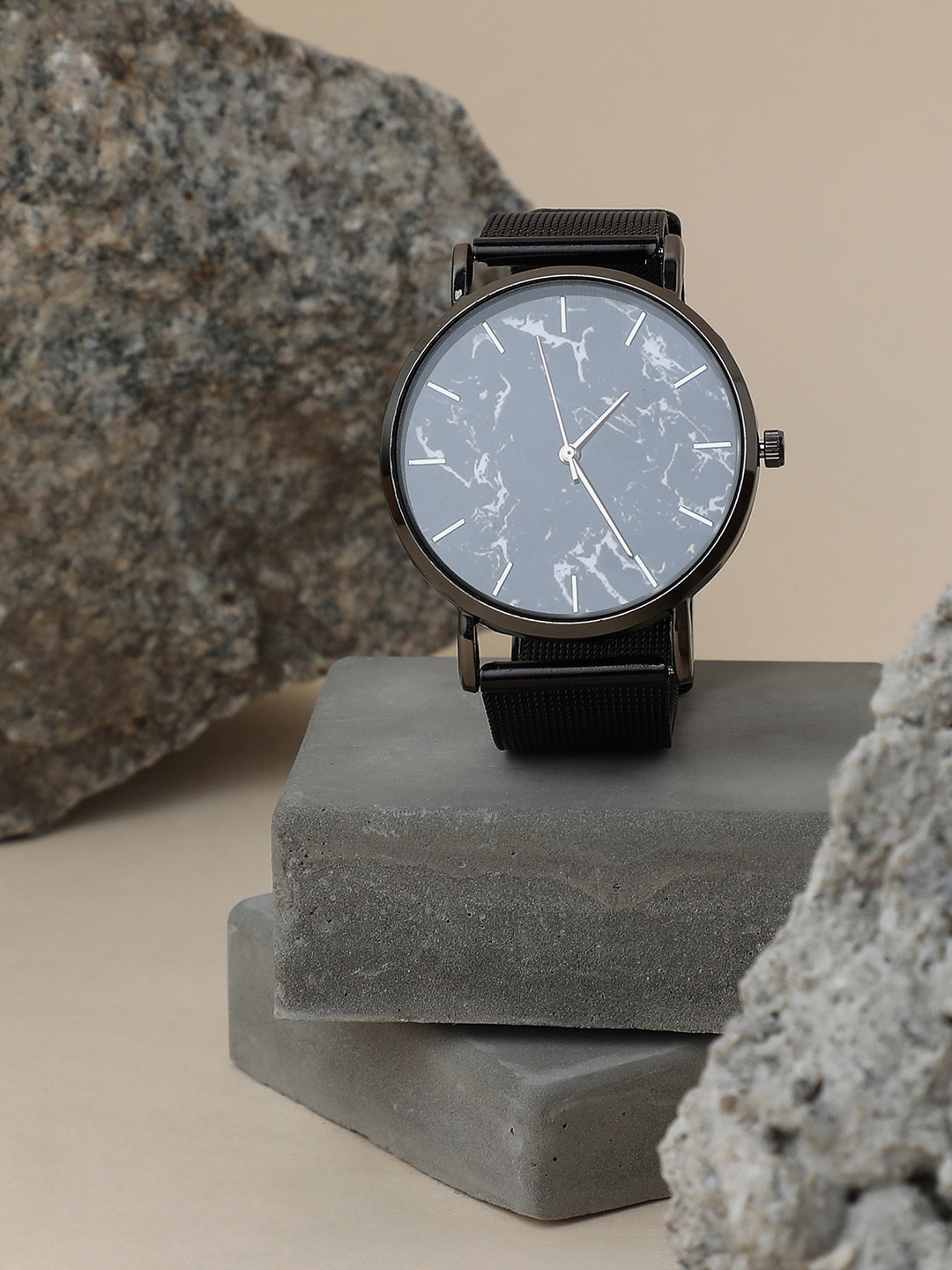 HAUTE SAUCE by Campus Sutra Women Black Dial & Black Leather Bracelet Style Straps Analogue Watch
HAUTE SAUCE by Campus Sutra Women Black Dial & Black Leather Bracelet Style Straps Analogue Watch