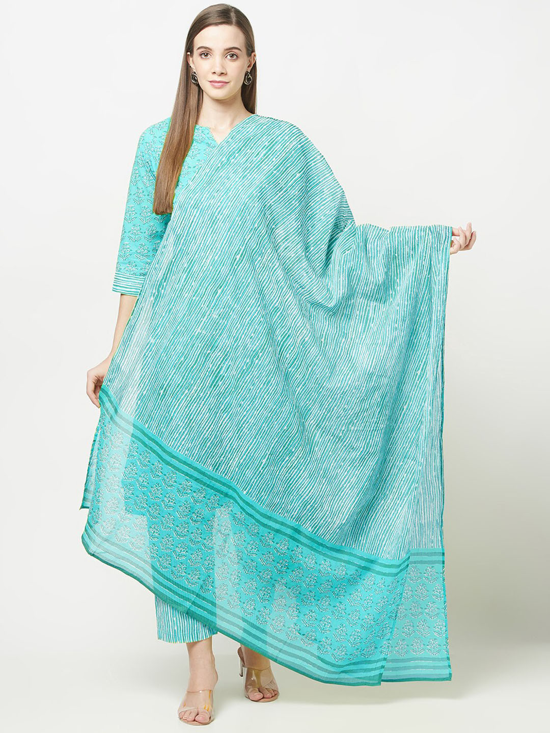 KALINI Women Sea Green Floral Printed Pure Cotton Kurta with Trousers & With Dupatta
KALINI Women Sea Green Floral Printed Pure Cotton Kurta with Trousers & With Dupatta