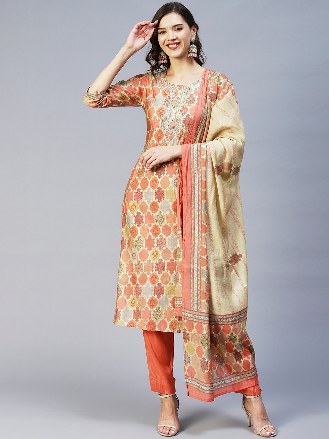 FASHOR Women Orange Ethnic Motifs Printed Gotta Patti Kurta with Trousers & With Dupatta
FASHOR Women Orange Ethnic Motifs Printed Gotta Patti Kurta with Trousers & With Dupatta