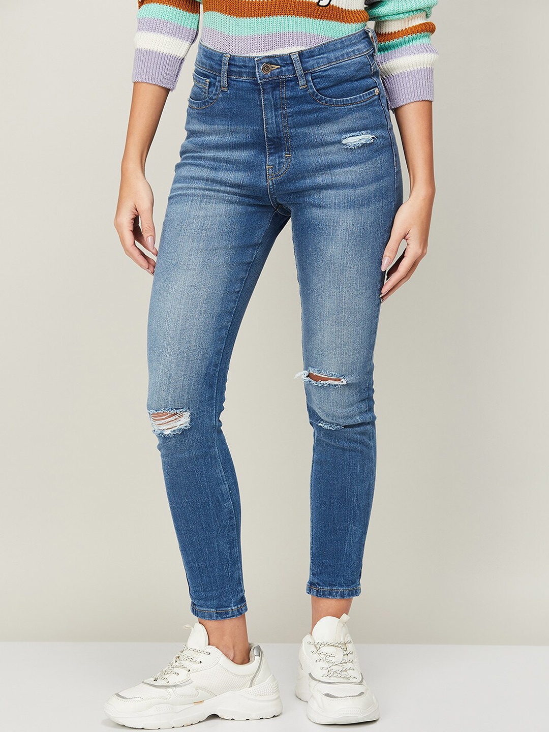 Fame Forever by Lifestyle Women Blue Mildly Distressed Heavy Fade Jeans