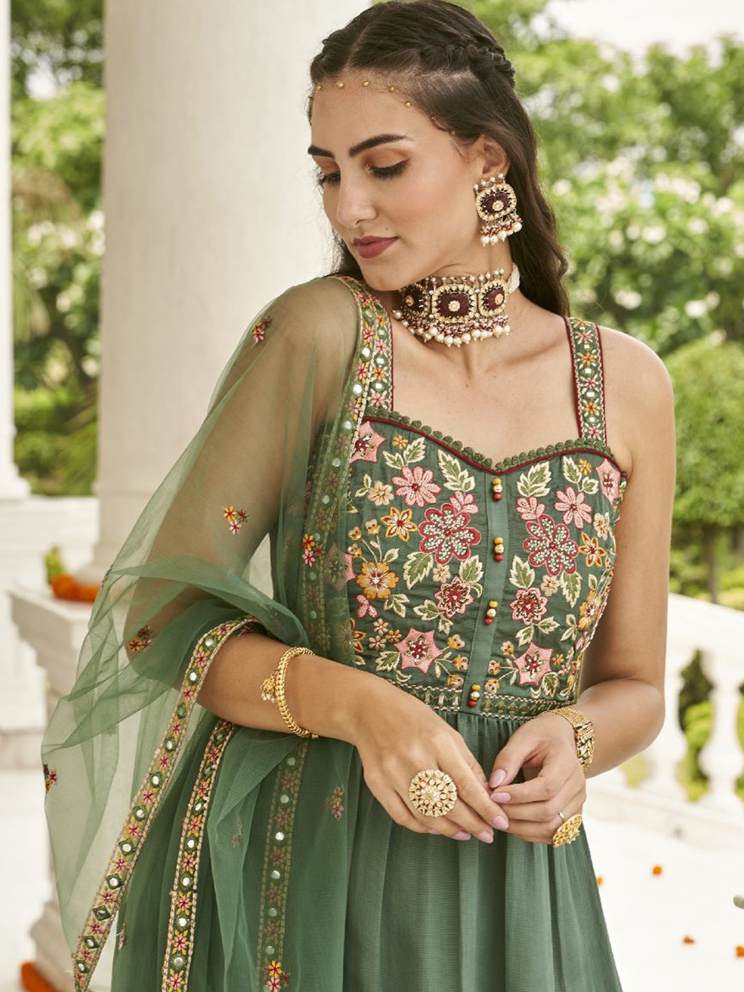 AUTUMN LANE Women Olive Green Floral Embroidered Pure Cotton Kurta with Sharara & Dupatta
AUTUMN LANE Women Olive Green Floral Embroidered Pure Cotton Kurta with Sharara & Dupatta
