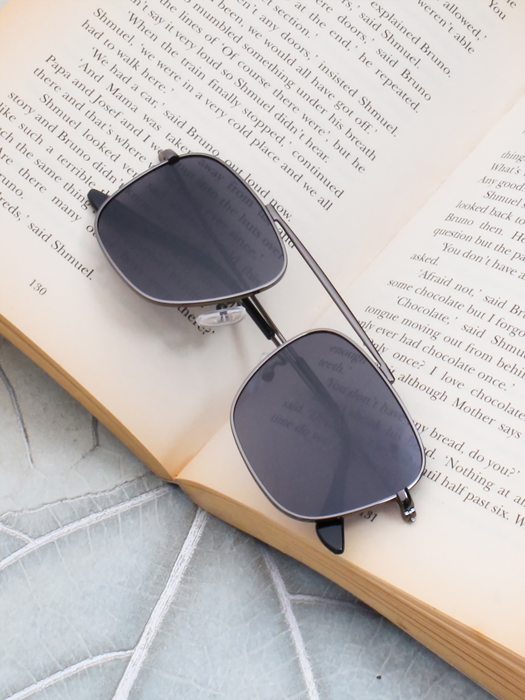 Gold Berg Grey & Gunmetal-Toned Square Sunglasses with UV Protected Lens GB-1075_ GUN-BLK
Gold Berg Grey & Gunmetal-Toned Square Sunglasses with UV Protected Lens GB-1075_ GUN-BLK