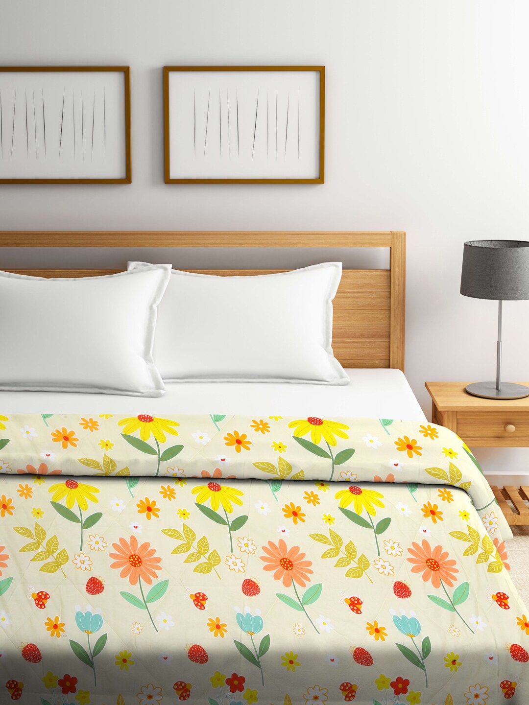 KLOTTHE Multi Floral AC Room 350 GSM Double Bed Comforter, Cream