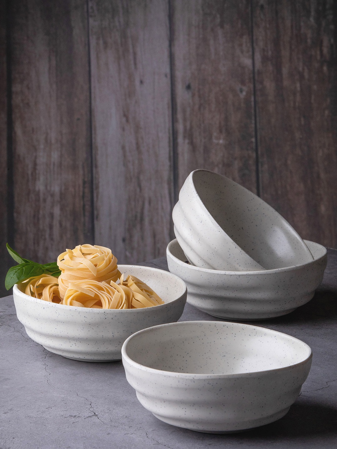 GOODHOMES Grey Set of 4 Textured Melamine Dishwasher Safe Glossy Bowl Set 650ml each
GOODHOMES Grey Set of 4 Textured Melamine Dishwasher Safe Glossy Bowl Set 650ml each