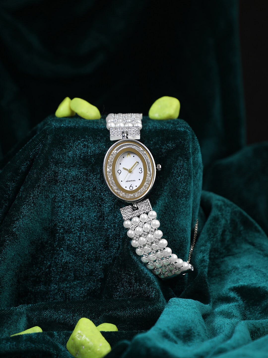 Adwitiya Collection Women White Wrap Around Straps Analogue Watch MYN1122-ACBW1015, Silver
Adwitiya Collection Women White Wrap Around Straps Analogue Watch MYN1122-ACBW1015, Silver