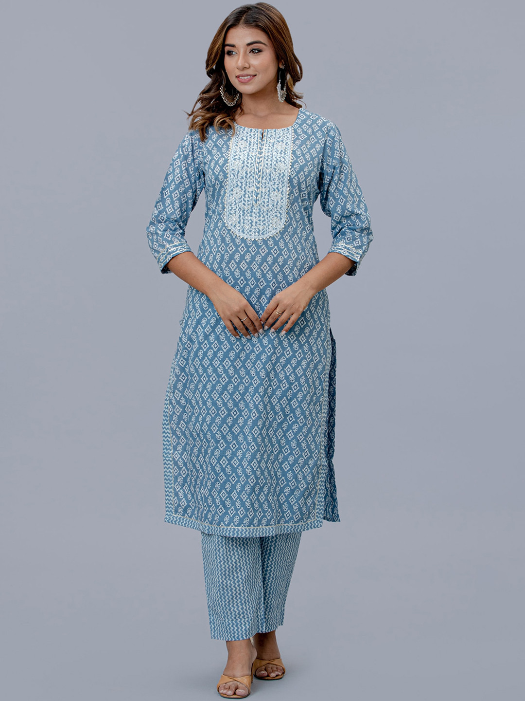 EtnicaWear Women Blue Ethnic Motifs Printed Thread Work Pure Cotton Kurta with Pyjamas & With Dupatta
EtnicaWear Women Blue Ethnic Motifs Printed Thread Work Pure Cotton Kurta with Pyjamas & With Dupatta