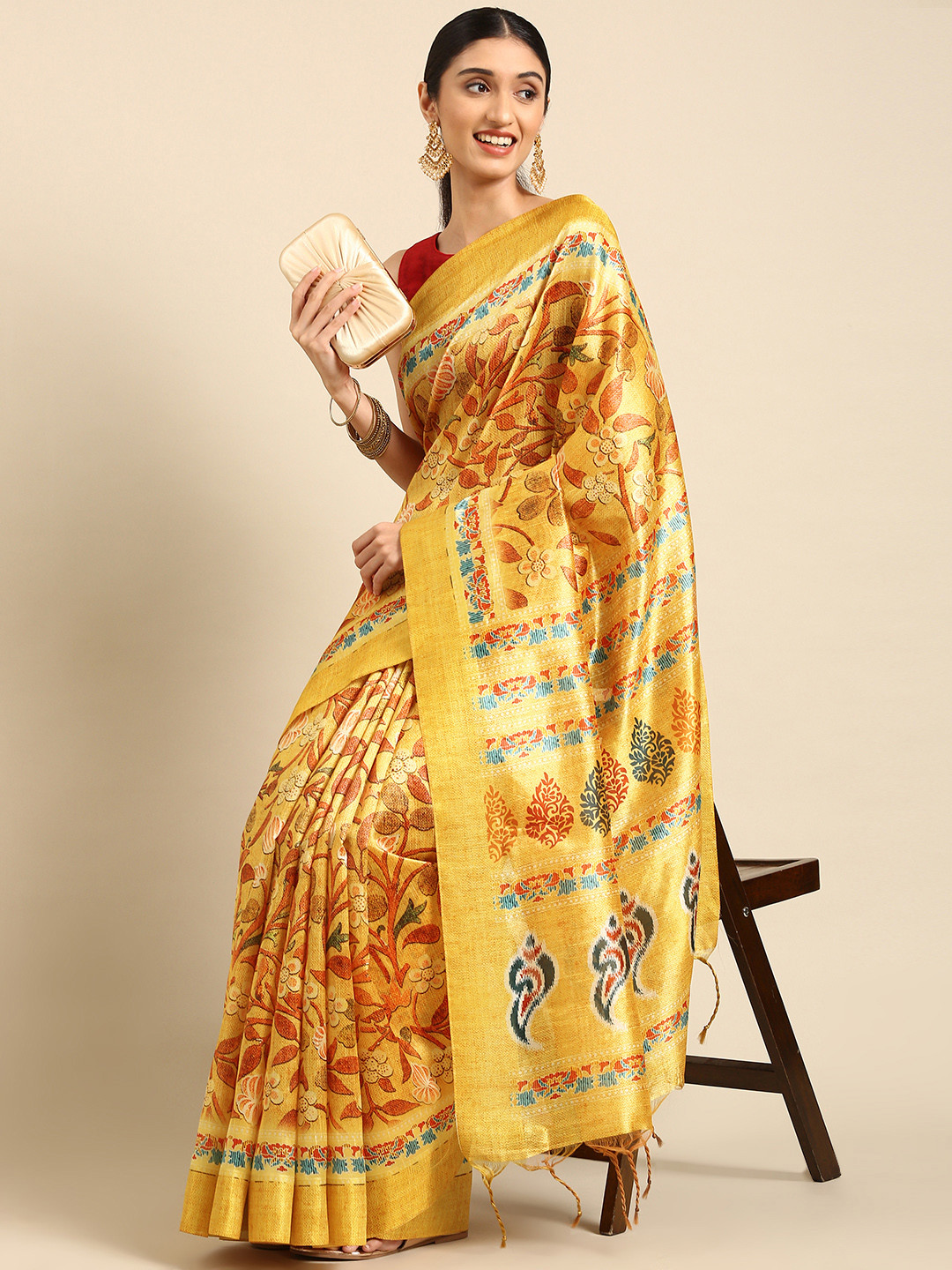 VISHNU WEAVES Yellow & Peach-Coloured Floral Print Jute Silk Tussar Saree
VISHNU WEAVES Yellow & Peach-Coloured Floral Print Jute Silk Tussar Saree