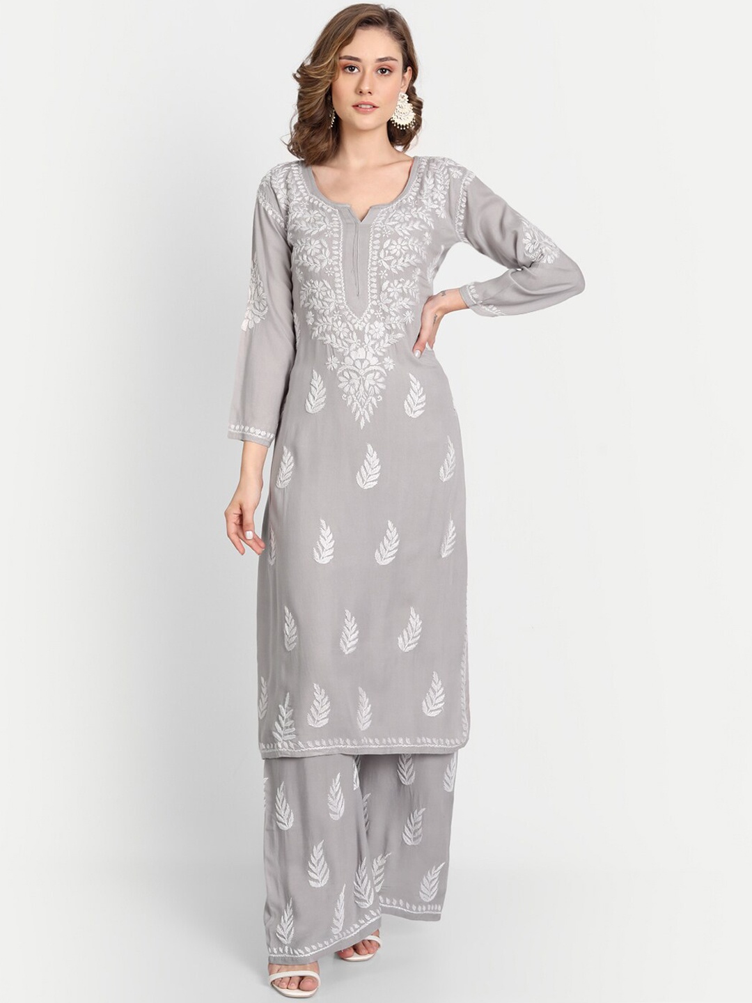 Indiankala4u Women Grey Ethnic Motifs Embroidered Chikankari Kurta with Palazzo
Indiankala4u Women Grey Ethnic Motifs Embroidered Chikankari Kurta with Palazzo