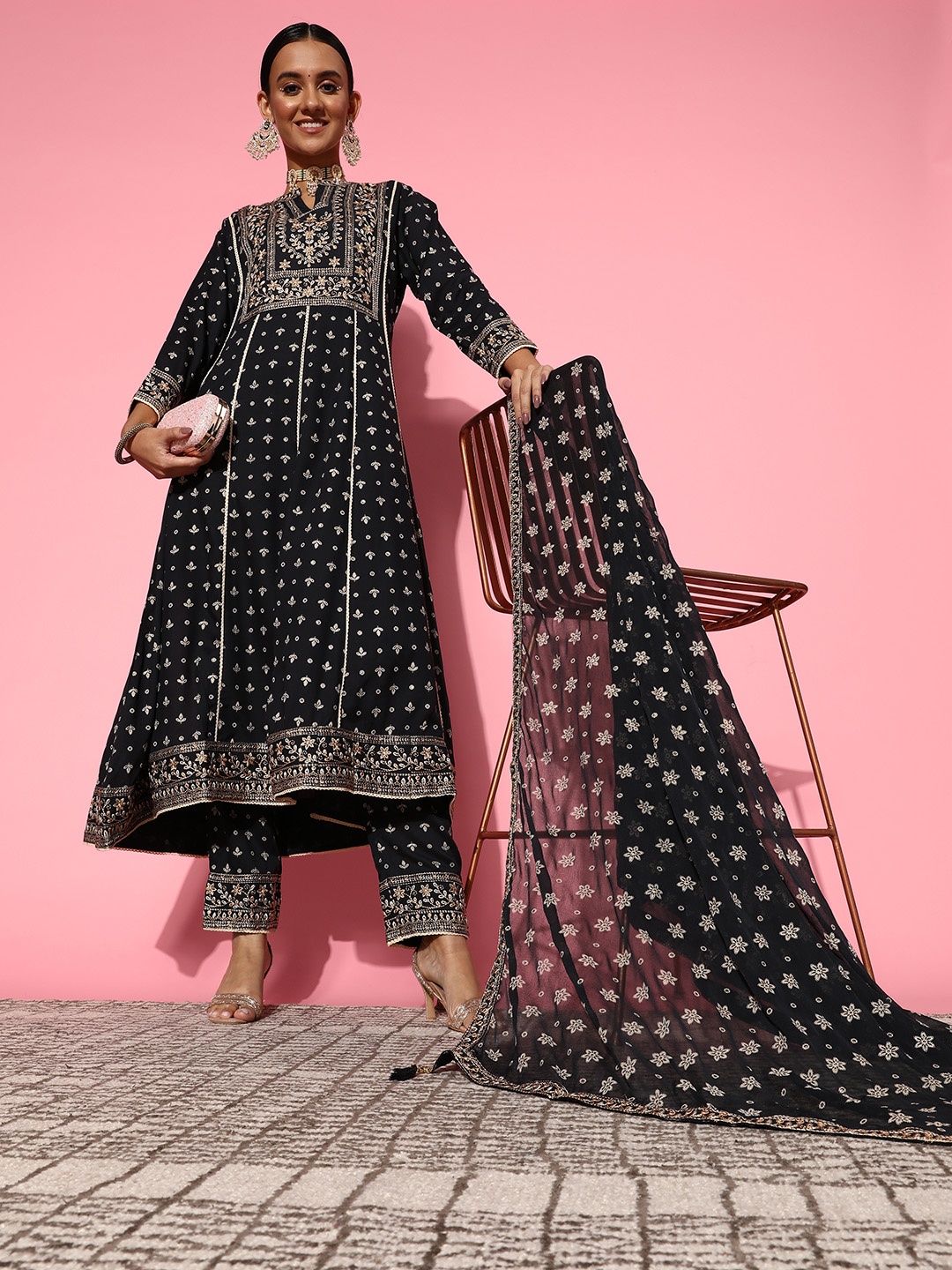 ZOLA Women Navy Blue Ethnic Motifs Printed Thread Work Kurta with Trousers & With Dupatta
ZOLA Women Navy Blue Ethnic Motifs Printed Thread Work Kurta with Trousers & With Dupatta