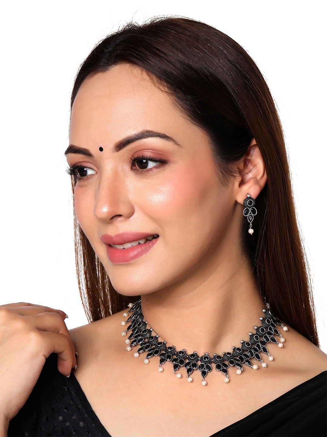 Yellow Chimes Women Black & White Silver-Plated Stone-Studded & Pearl Beaded Jewellery Set
Yellow Chimes Women Black & White Silver-Plated Stone-Studded & Pearl Beaded Jewellery Set