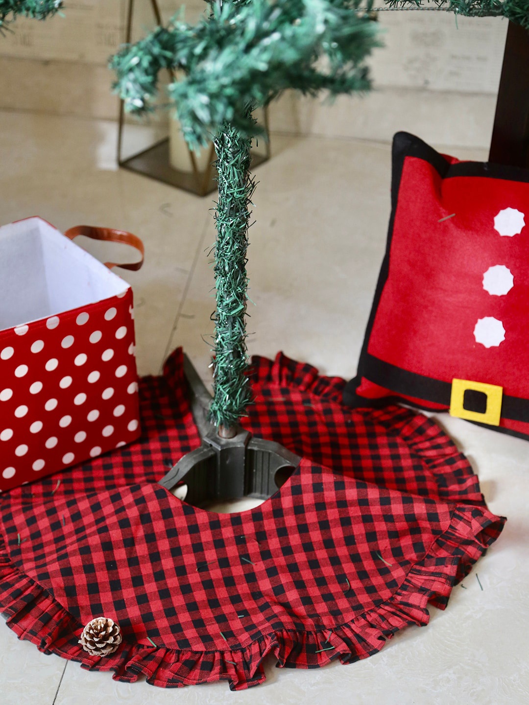 My Gift Booth Red & Black Checked Cotton Christmas Tree skirt for decoration Festive Decor