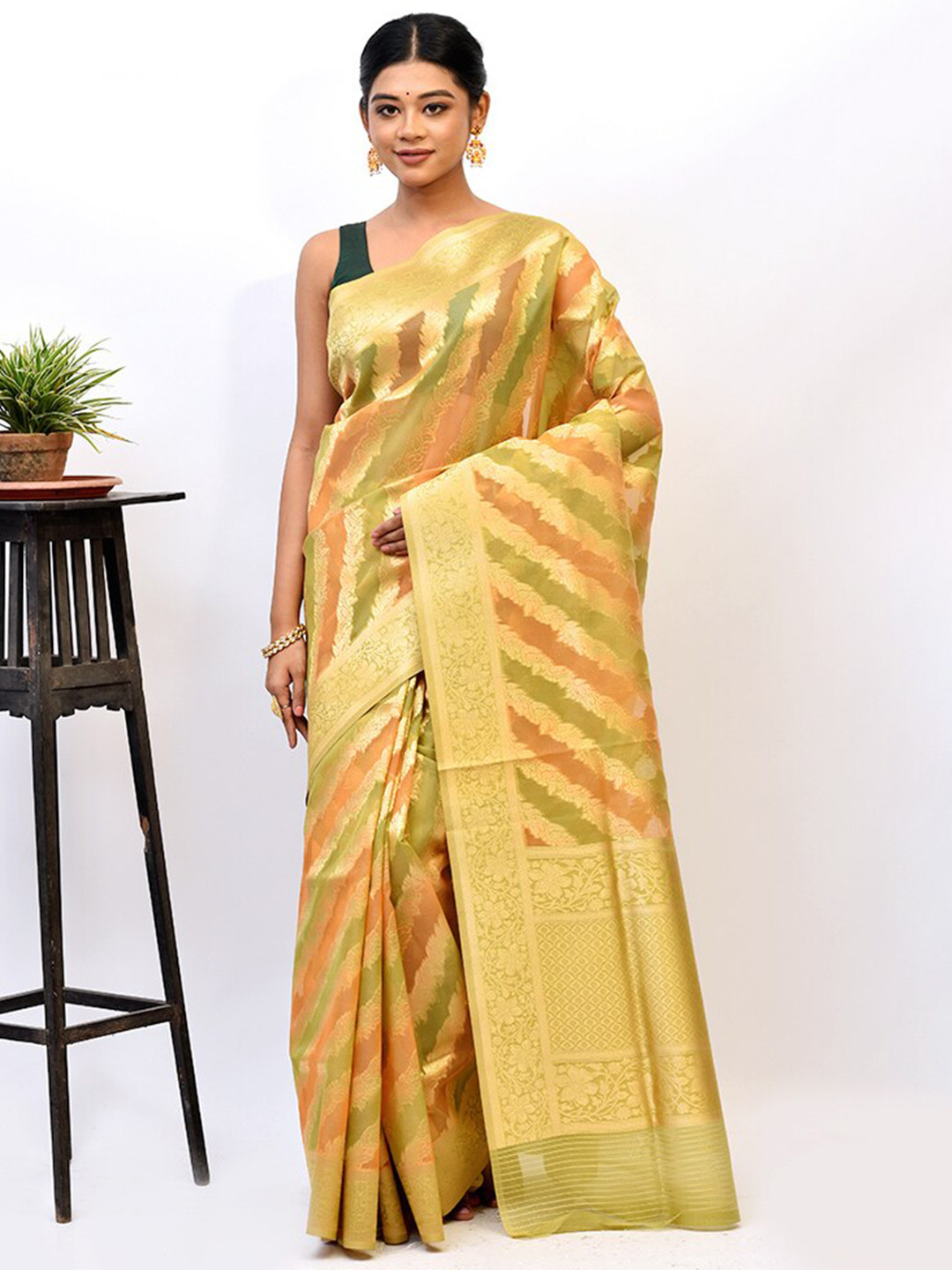 AllSilks Lime Green & Peach-Coloured Woven Design Zari Kora Silk Cotton Saree
AllSilks Lime Green & Peach-Coloured Woven Design Zari Kora Silk Cotton Saree