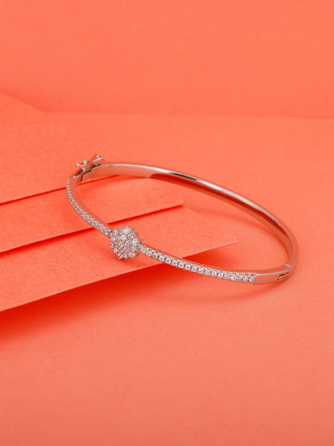 GIVA Women Silver-Toned & White Sterling Silver Cubic Zirconia Antique Rhodium-Plated Bangle-Style Bracelet
GIVA Women Silver-Toned & White Sterling Silver Cubic Zirconia Antique Rhodium-Plated Bangle-Style Bracelet