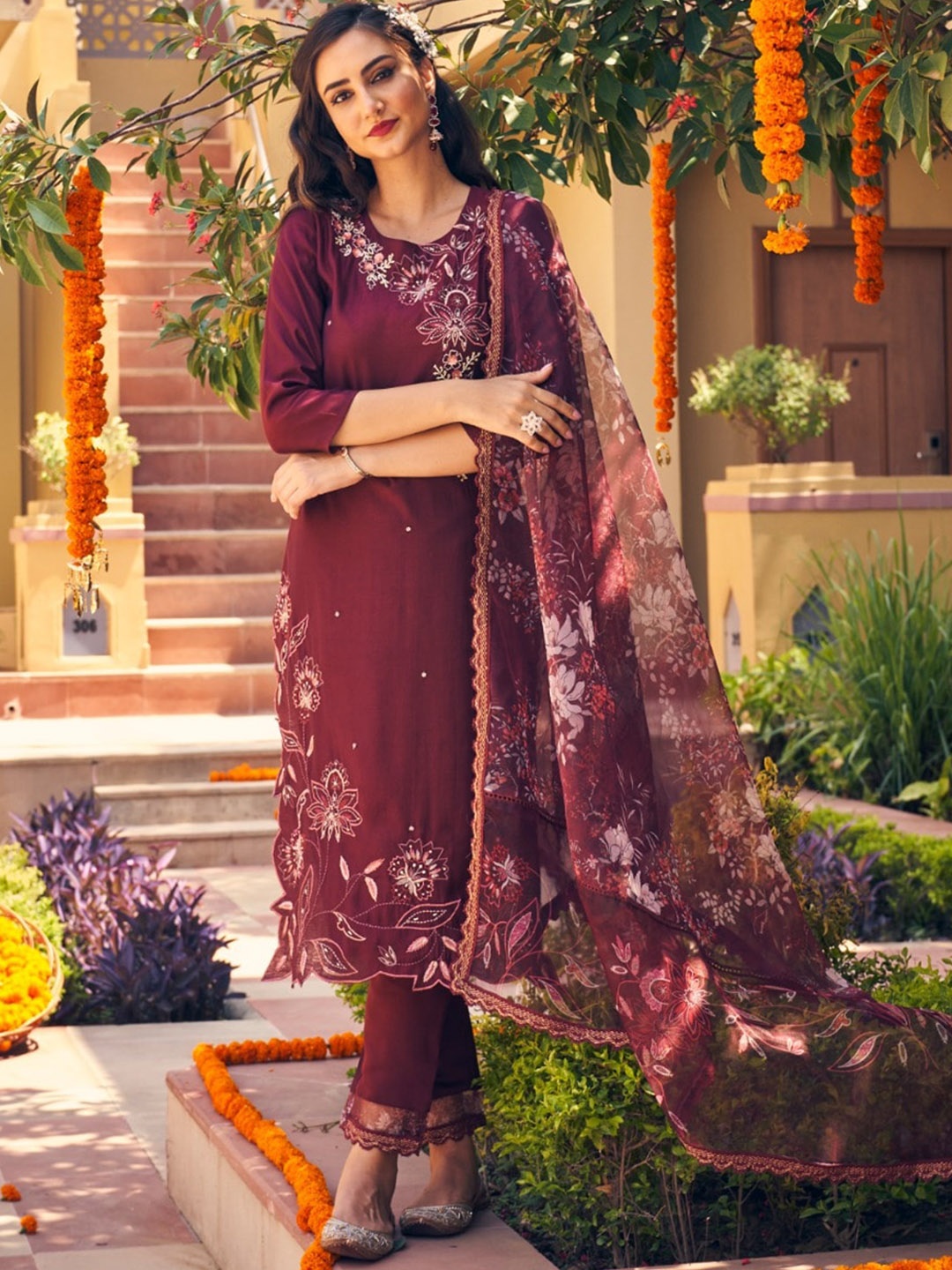 AUTUMN LANE Women Maroon Floral Embroidered Thread Work Kurta with Trousers & With Dupatta
AUTUMN LANE Women Maroon Floral Embroidered Thread Work Kurta with Trousers & With Dupatta