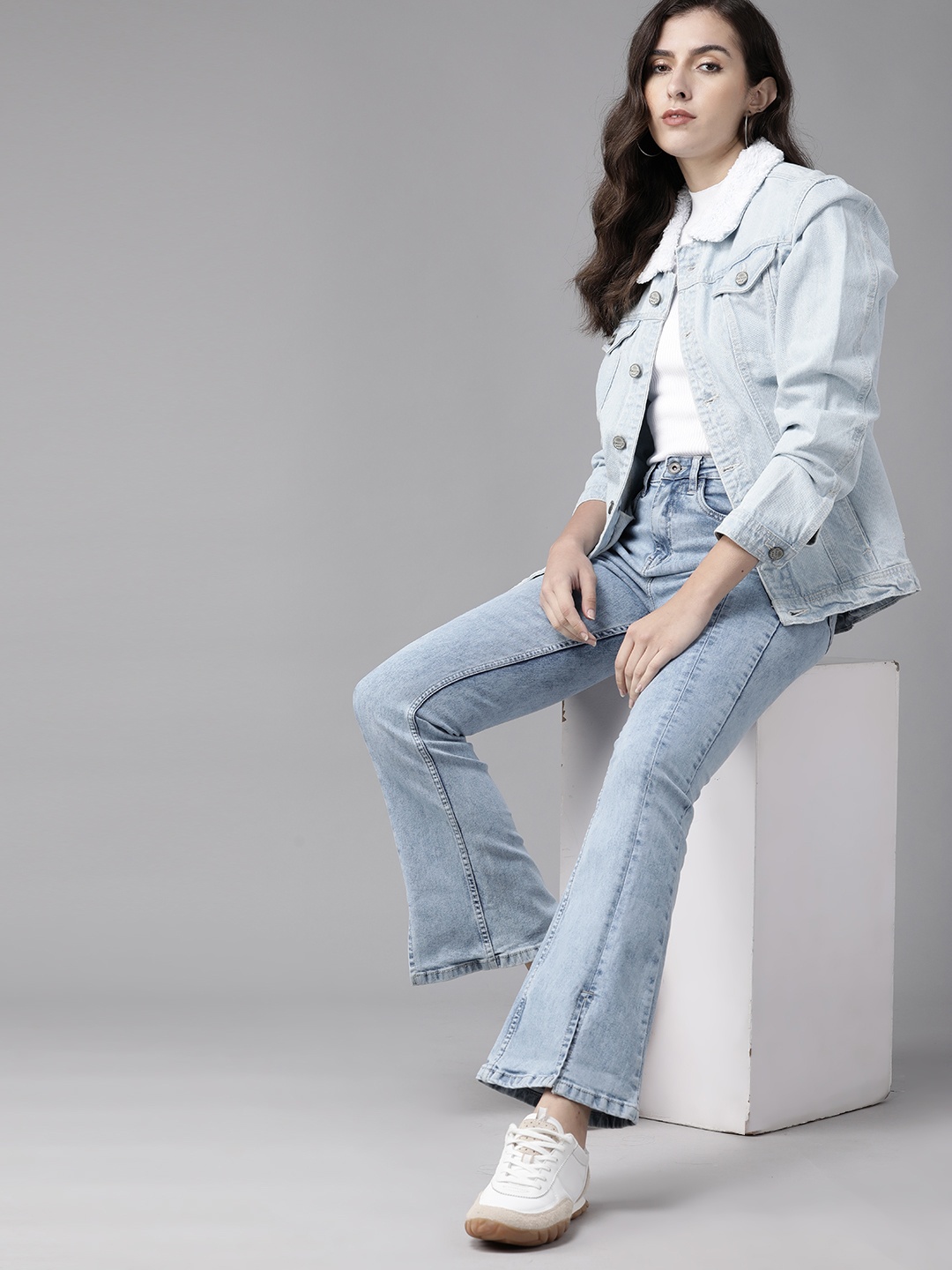 The Roadster Lifestyle Co. Women Skinny Fit High-Rise Stretchable Bootcut Jeans, Blue
The Roadster Lifestyle Co. Women Skinny Fit High-Rise Stretchable Bootcut Jeans, Blue