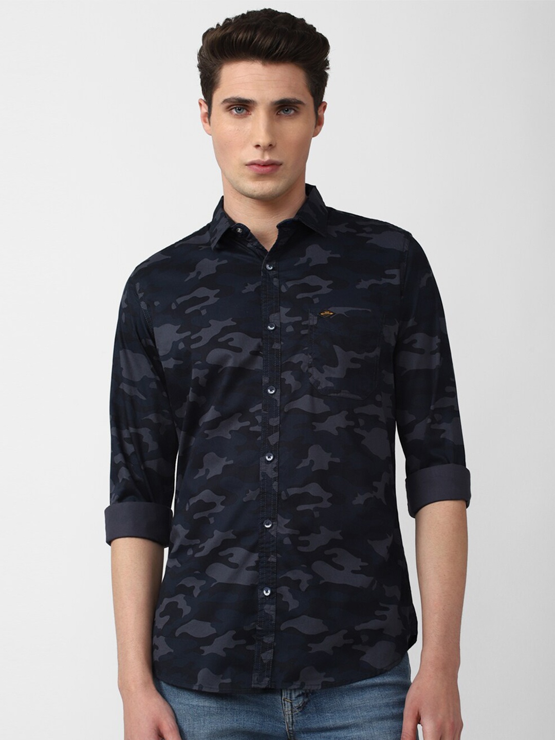 VAN HEUSEN DENIM LABS Men Slim Fit Printed Pure Cotton Casual Shirt, Navy blue
VAN HEUSEN DENIM LABS Men Slim Fit Printed Pure Cotton Casual Shirt, Navy blue