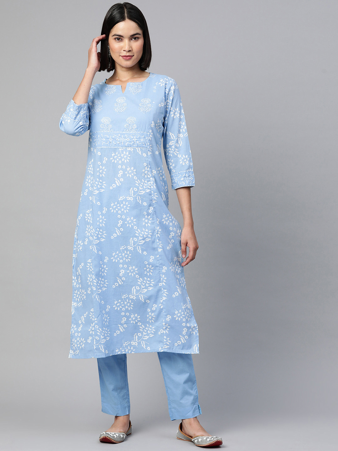 Readiprint Fashions Women Blue Floral Printed Sequinned Pure Cotton Kurta with Trousers
Readiprint Fashions Women Blue Floral Printed Sequinned Pure Cotton Kurta with Trousers