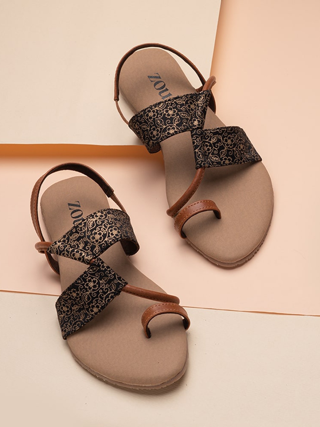ZOUK Women Black Printed One Toe Flats