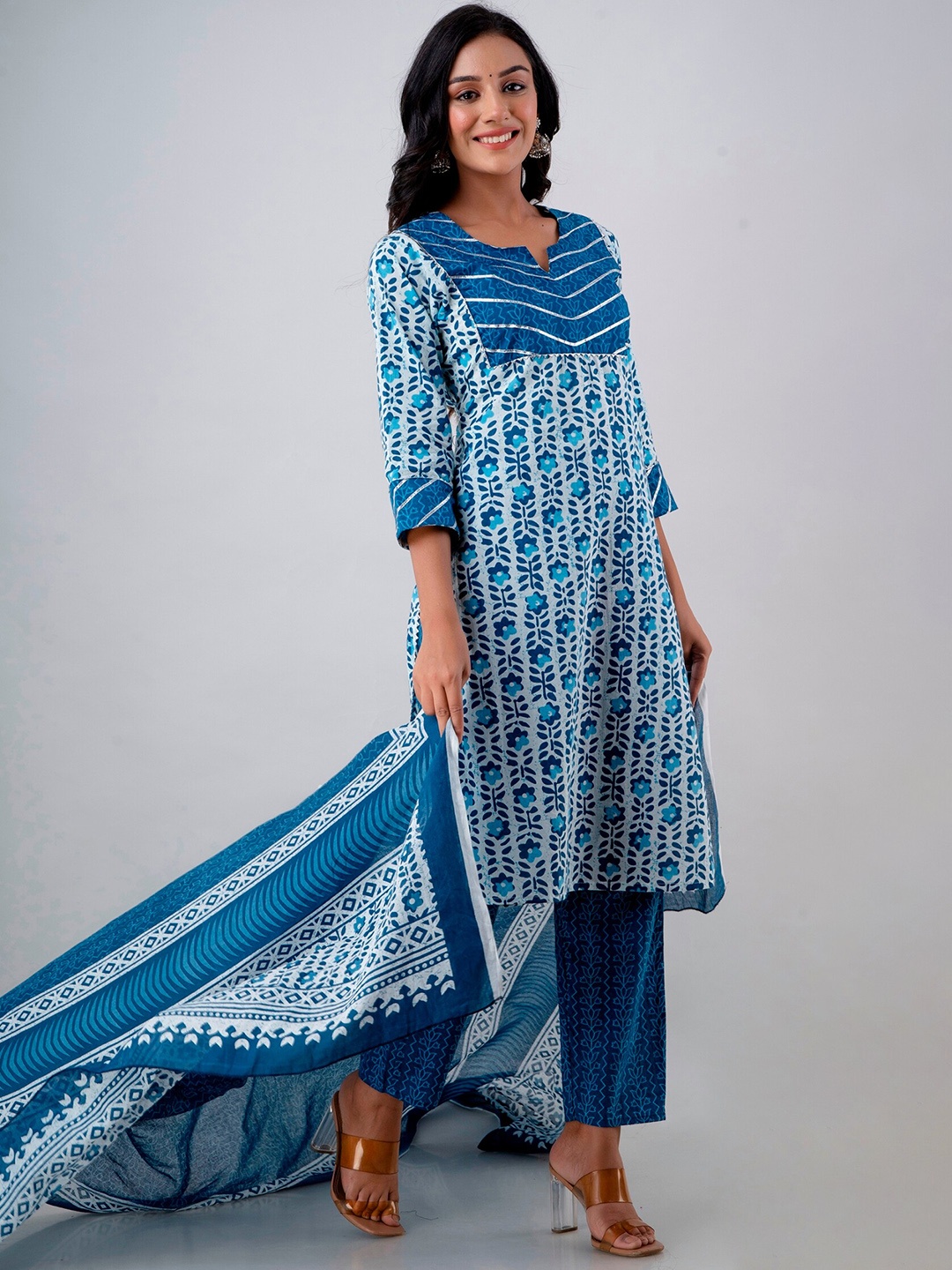 Fusion Threads Women Blue Floral Printed Gotta Patti Pure Cotton Kurta with Trousers & With Dupatta
Fusion Threads Women Blue Floral Printed Gotta Patti Pure Cotton Kurta with Trousers & With Dupatta