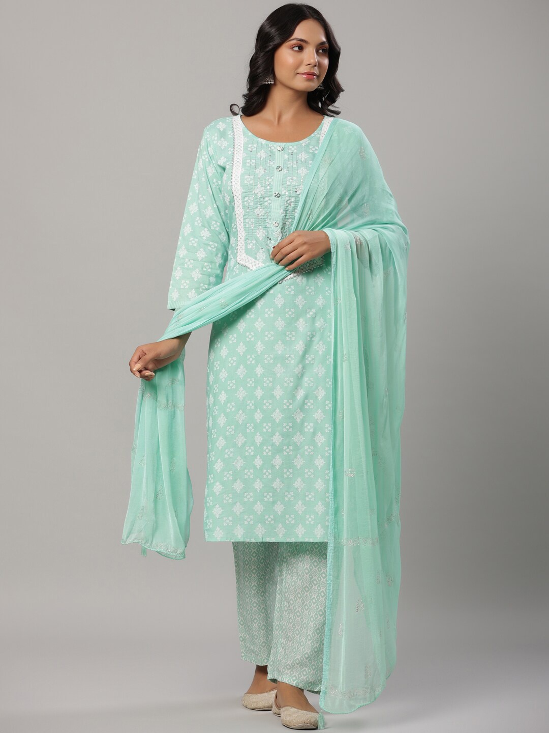 Yufta Women Sea Green Ethnic Motifs Printed Gotta Patti Kurta with Trousers & Dupatta
Yufta Women Sea Green Ethnic Motifs Printed Gotta Patti Kurta with Trousers & Dupatta