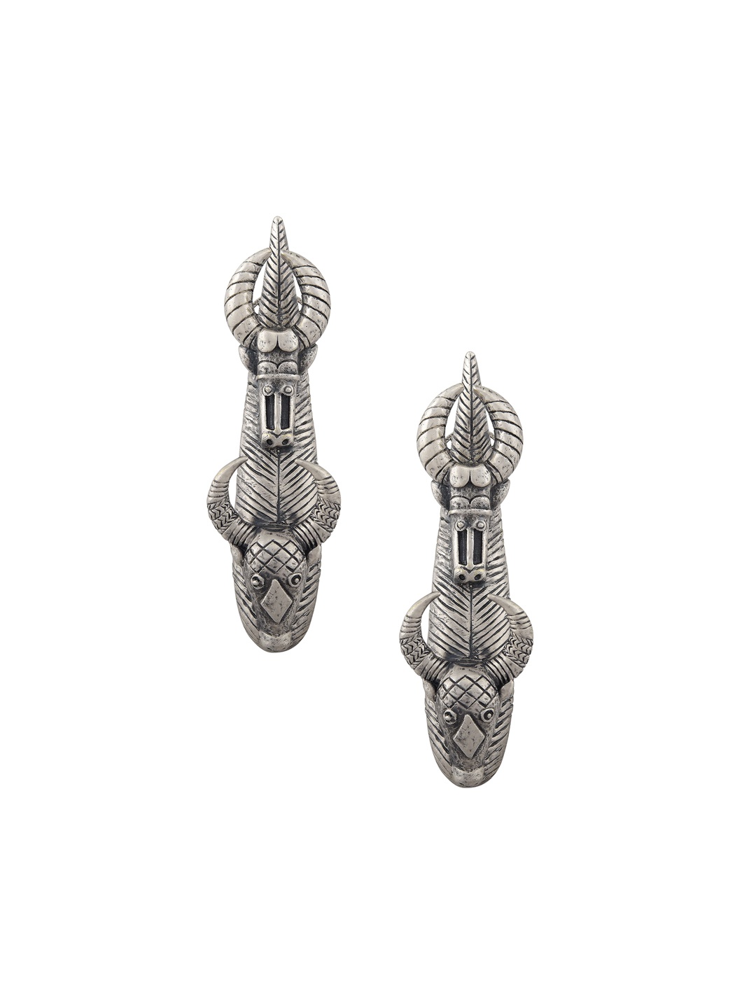 Masaba Women Silver Plated Oxidised Gunmetal-Toned Contemporary Studs Earrings, Metallic
Masaba Women Silver Plated Oxidised Gunmetal-Toned Contemporary Studs Earrings, Metallic