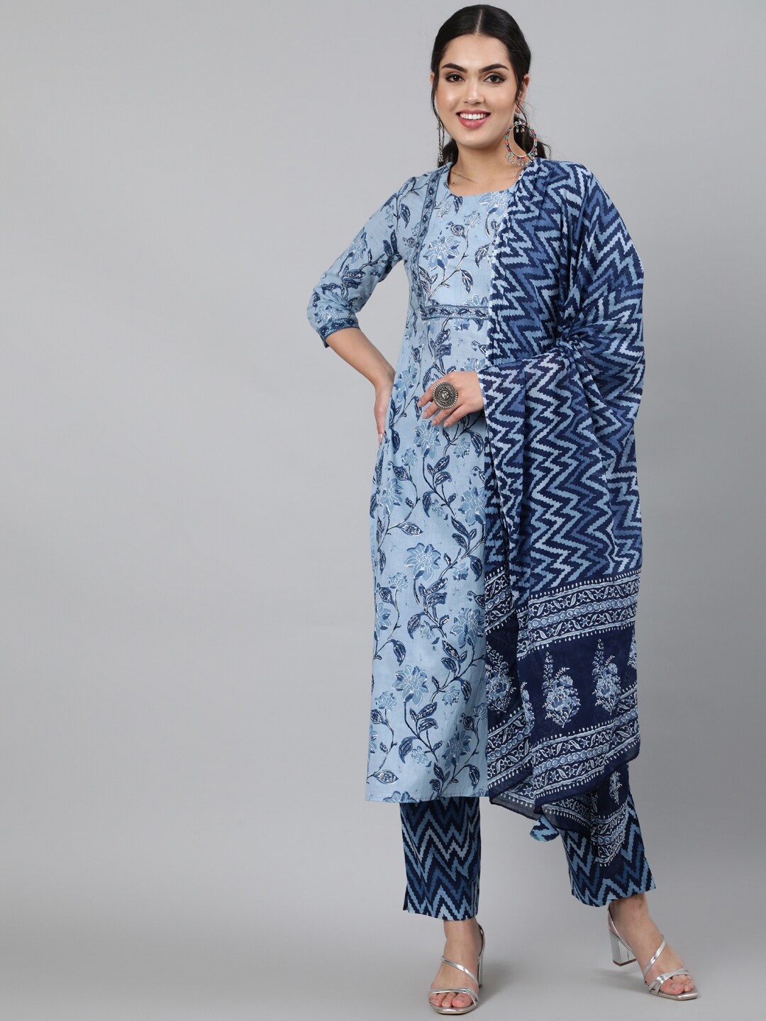 INDIE CLOSET Women Navy Blue Floral Printed Pure Cotton Kurta with Trouser & Dupatta
INDIE CLOSET Women Navy Blue Floral Printed Pure Cotton Kurta with Trouser & Dupatta