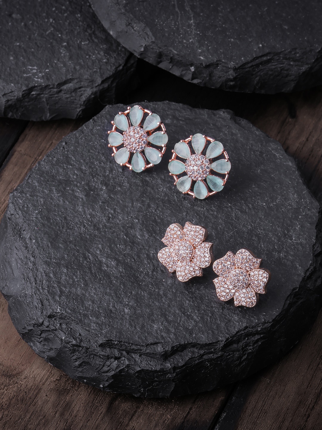 Brandsoon Pack Of 2 White & Sea Green Rose Gold-Plated AD-Studded Floral Studs Earrings
Brandsoon Pack Of 2 White & Sea Green Rose Gold-Plated AD-Studded Floral Studs Earrings